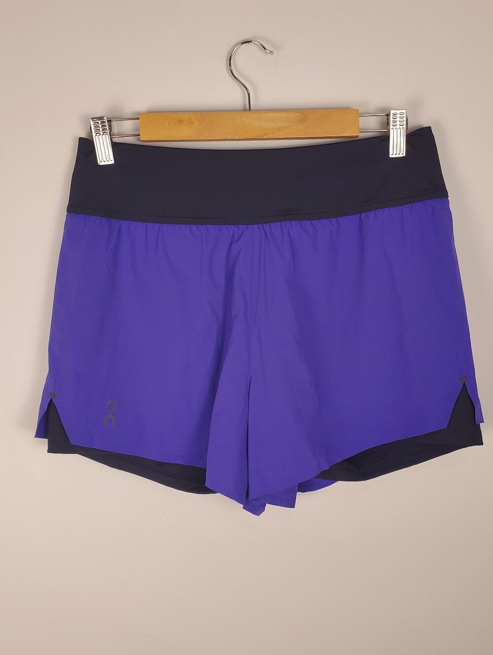 On Cloud On Runnig Purple Athletic Running Shorts Women's Size Medium